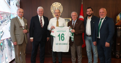 Bursaspor yönetimi, Bursa İl Emniyet Müdürü Dr. Sabit Akın Zaimoğlu’nu ziyaret etti