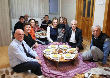 Bozbey, Aydın ailesinin iftar sofrasına konuk oldu