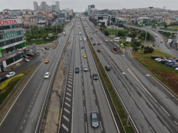 İstanbul’da 1 Mayıs İşçi Bayramı’nda yollar boş kaldı