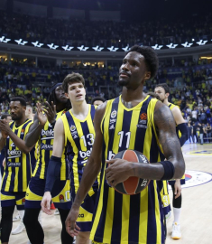 Nigel Hayes-Davis, EuroLeague’de sezonun en iyi 5’ine seçildi