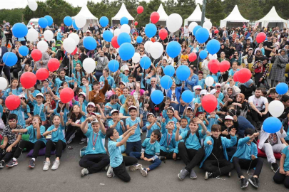 Ümraniyeli çocuklar 19 Mayıs’ta ’En Şen Festival’de doyasıya eğlendi