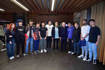 Şenol Güneş’ten Fatih Kütüphanelerine ziyaret