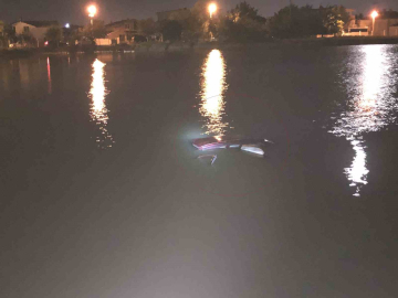 Tekirdağ’da otomobili ile gölete uçan sürücü yüzerek kurtuldu