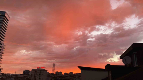 İstanbul’da gökyüzü kızıla boyandı, ortaya çıkan görüntü mest etti