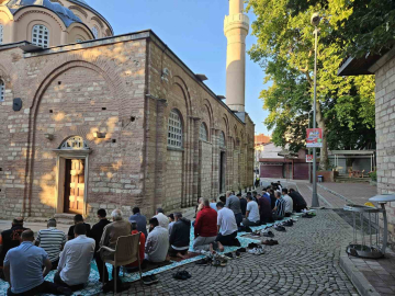 Kariye Camii’nde 79 yıl aradan sonra ilk bayram namazı kılındı