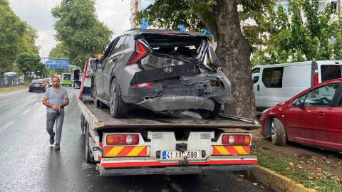 Tır ışıklarda bekleyen otomobillerin arasına daldı: 3 yaralı