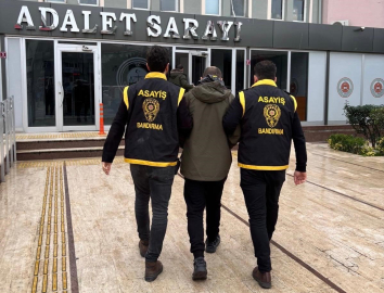 Bandırma’da silahlı yağma suçundan aranan şahıs yakalandı