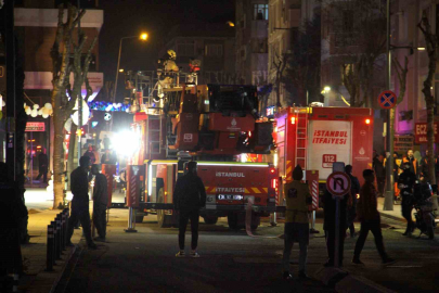 Avcılar’da korkutan çatı katı yangını