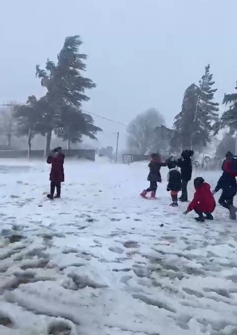 canakkalede okullara kar tatili 0 JyYULdie