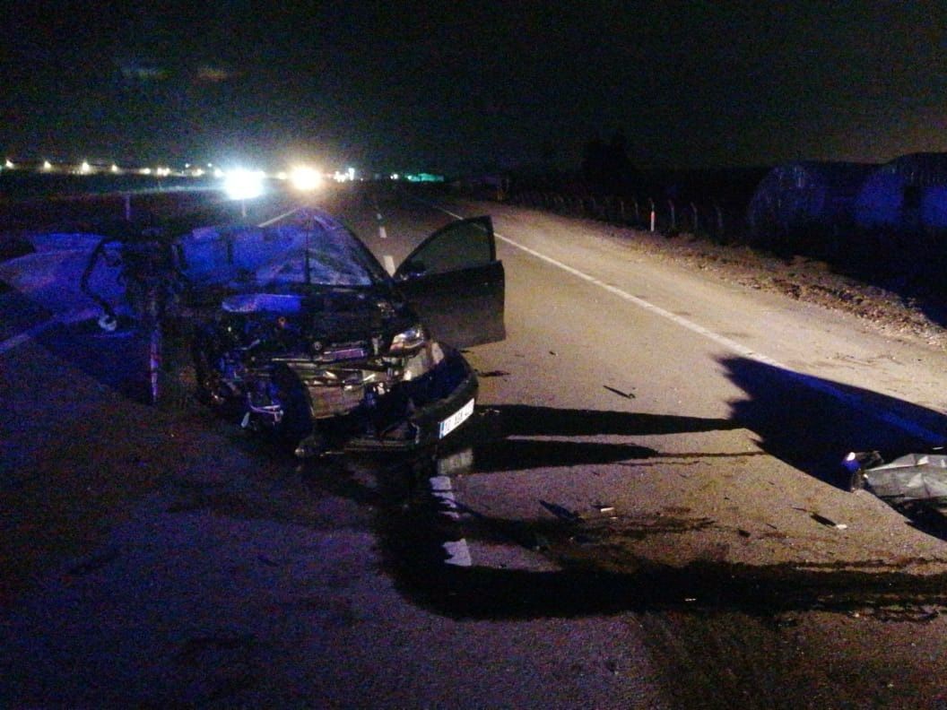 kamyonete carpan otomobildeki yolcu hayatini kaybetti 4 5UurtQiL