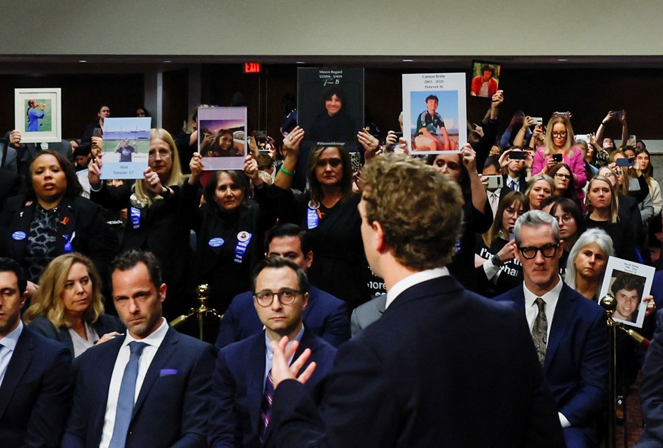 zuckerberg abd senatosundaki oturumda ozur dilemek zorunda kaldi 0 m5kKAKkt