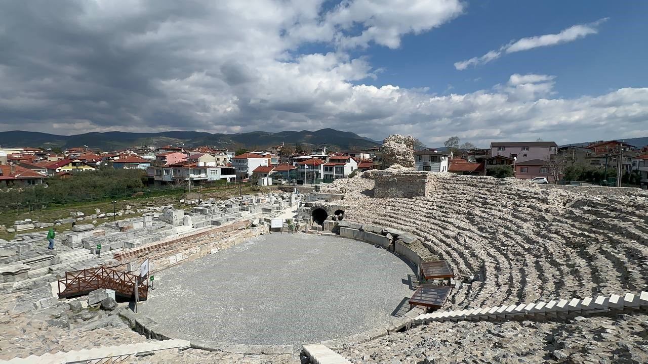 1800 yillik iznik roma tiyatrosu turizme kazandirildi 15 Bri1CKIT