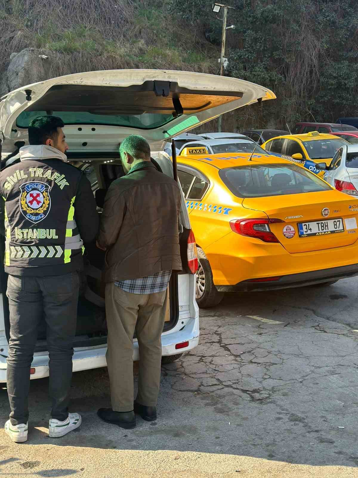 besiktasta taksimetre acmayip cikan tartismada yolculari indiren sofore ceza yagdi 0 CVUyUB3B