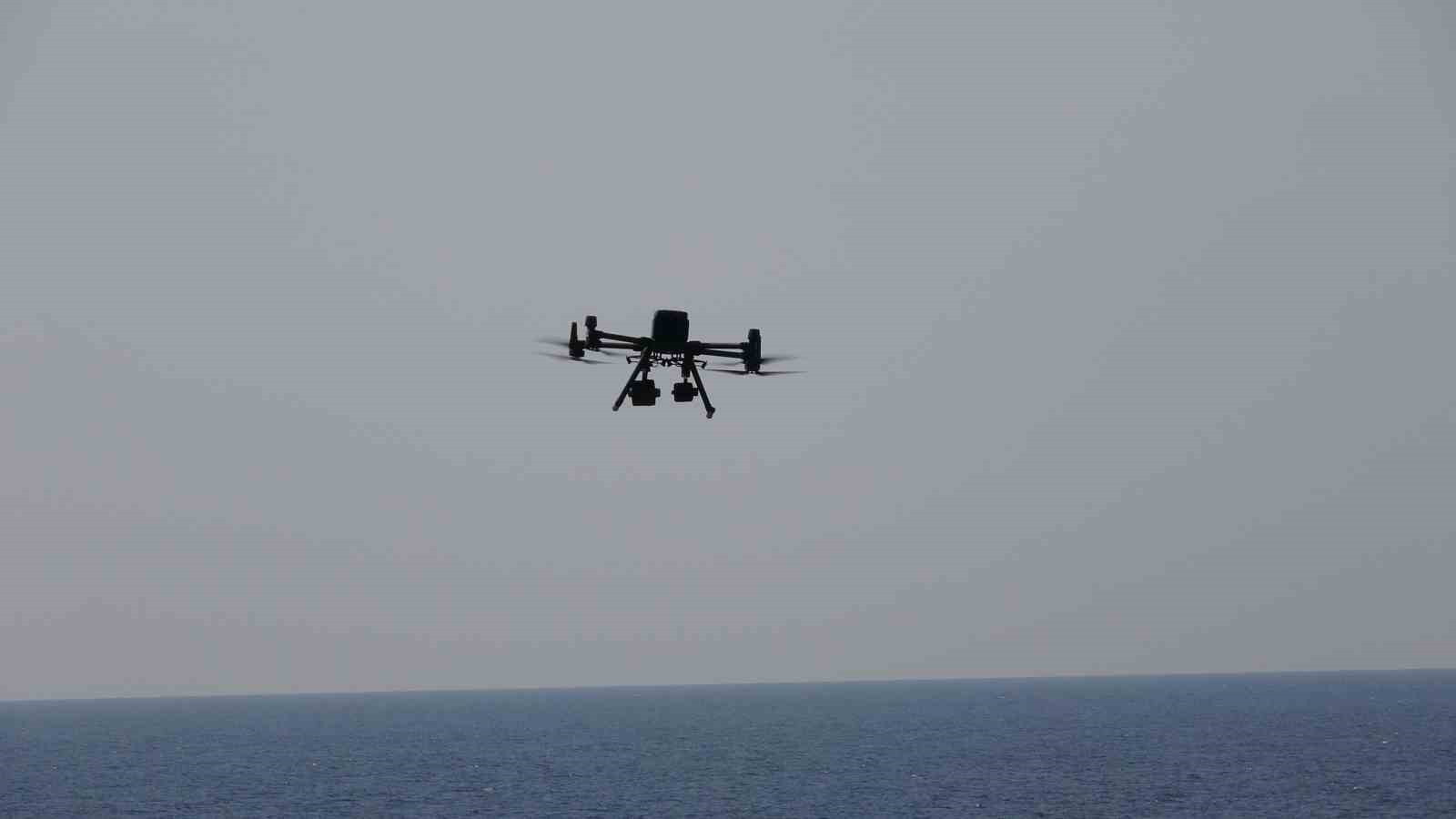canakkalede batan bottaki kayip duzensiz gocmenler dron ile araniyor 3 BcgWPzTv