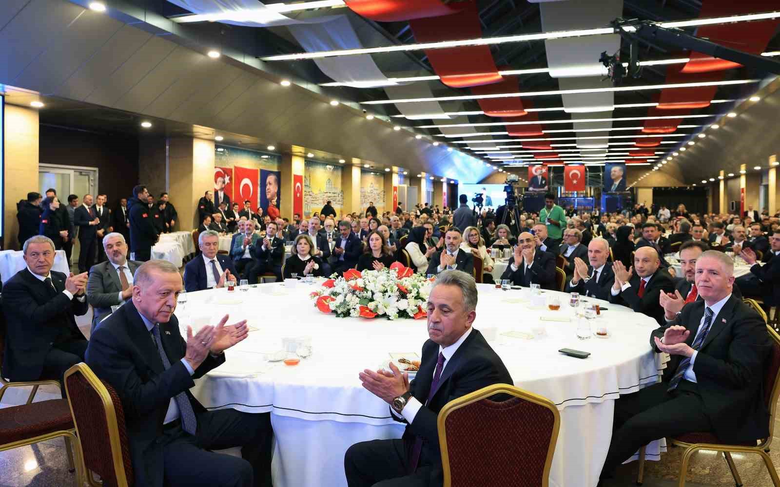 cumhurbaskani erdogan turkiye ekonomisinin lokomotifi olan istanbulu belediyecilik hizmetlerinde tekrar zirveye tasiyacagiz 1 erqFLTE3