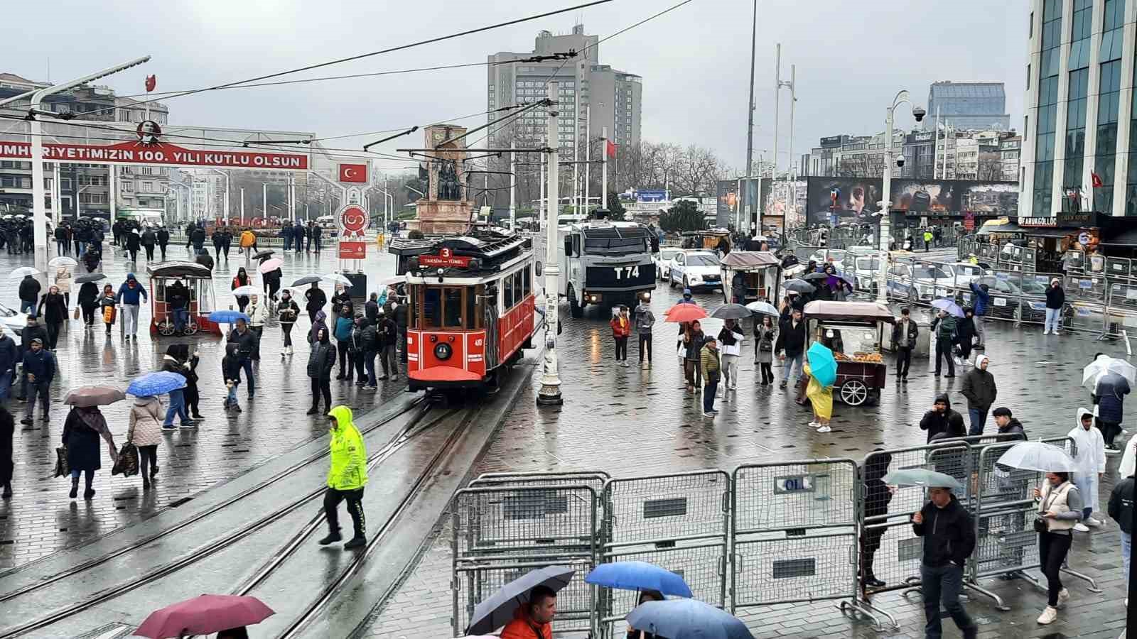 istanbul valiligi karariyla taksim ve sishane metro istasyonu kapatildi 0