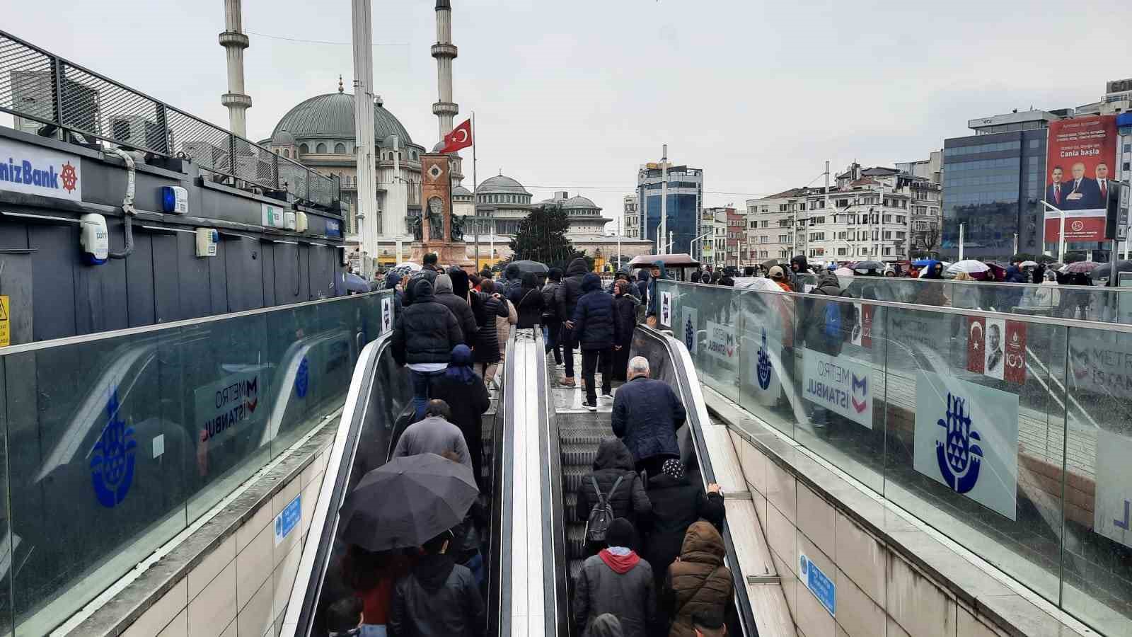 istanbul valiligi karariyla taksim ve sishane metro istasyonu kapatildi 1 bBuuCFp9