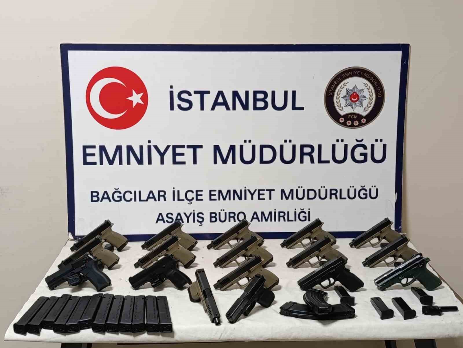 istanbulda yasa disi silah ticareti operasyonu 17 silah ele gecirildi 0 BK6v9nOn