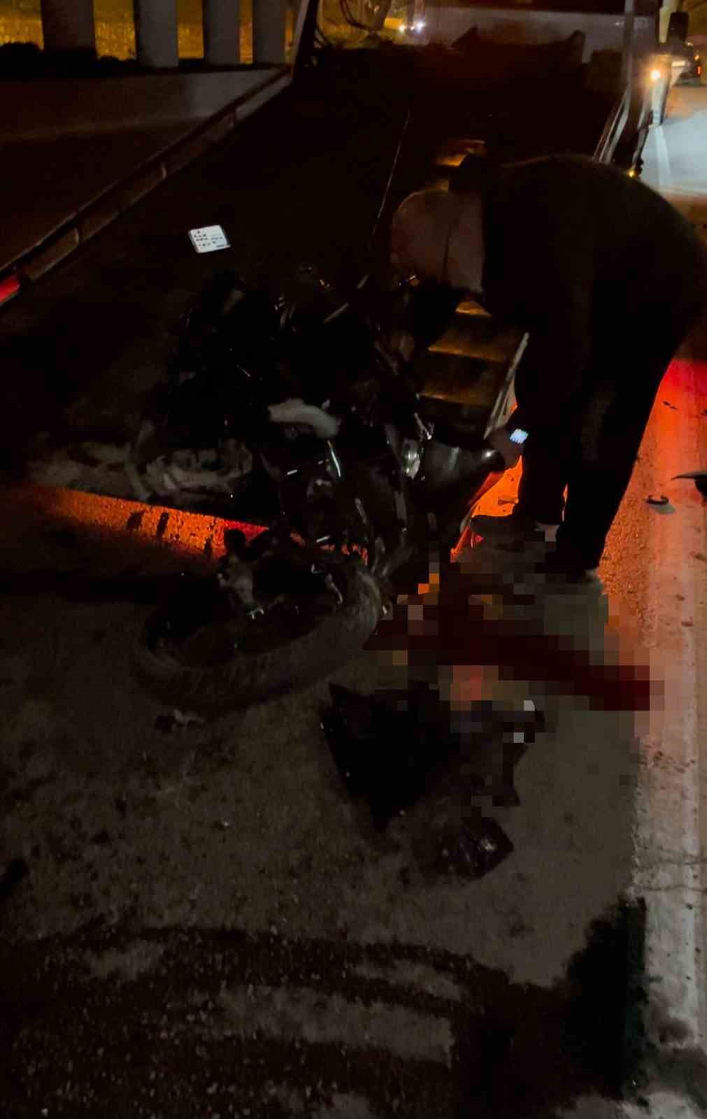 27 yasindaki motosiklet surucusu ekskavatore carpip agir yaralandi 5 w3gDkduf