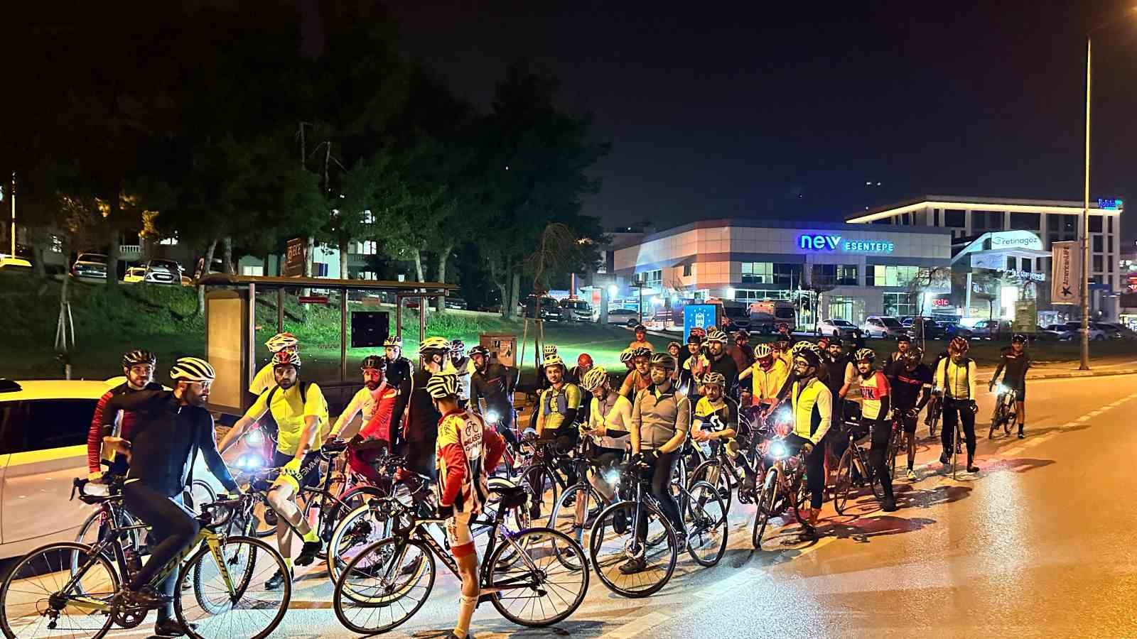 bisiklet tutkunlari iftar sonrasi uludaga pedal cevirdi 1 TuzJqqww