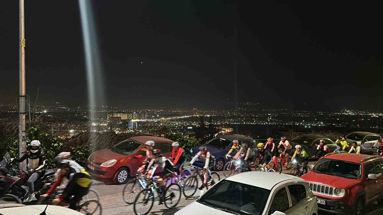 bisiklet tutkunlari iftar sonrasi uludaga pedal cevirdi 2 euCM4jED