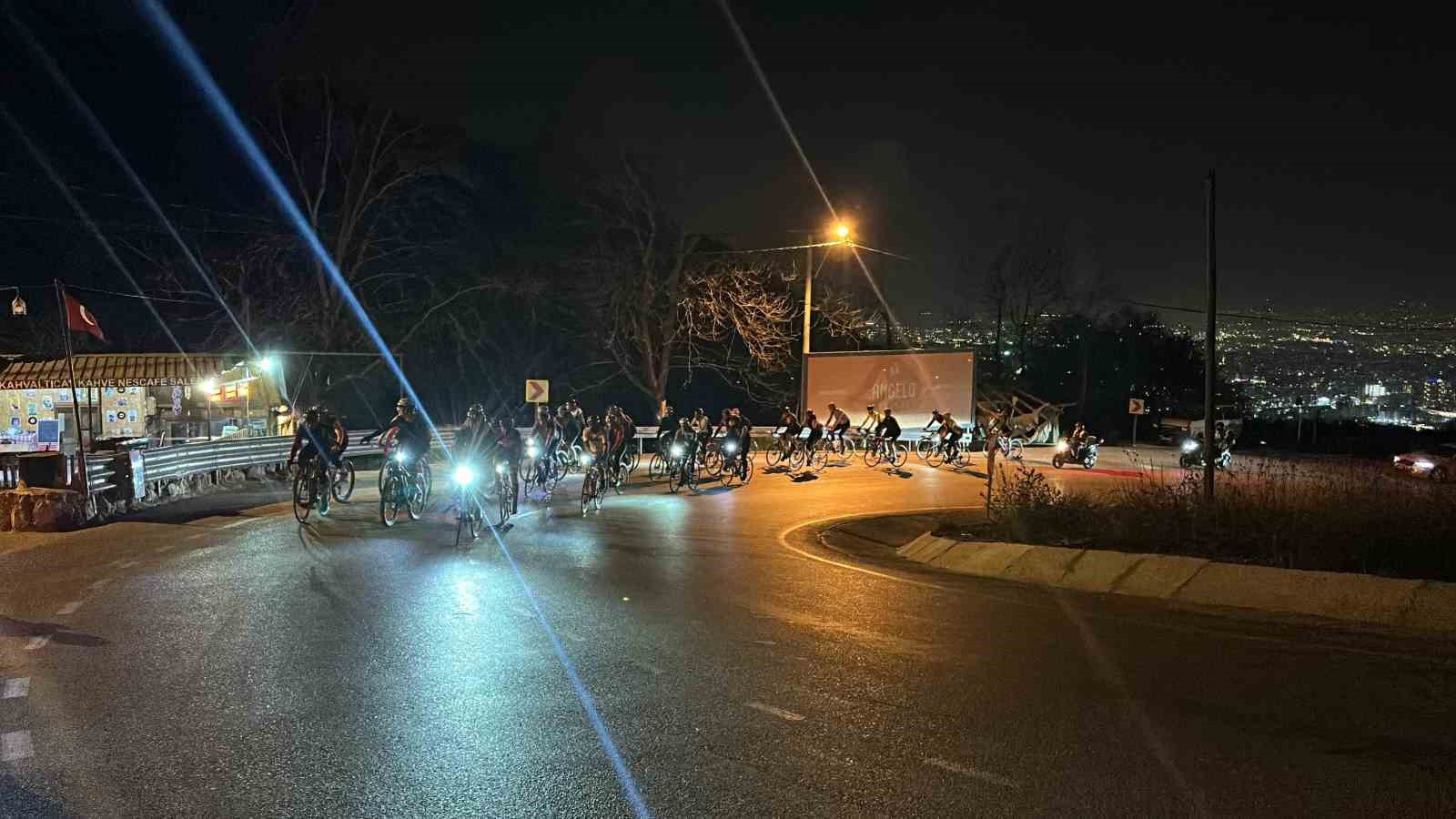 bisiklet tutkunlari iftar sonrasi uludaga pedal cevirdi 3 iwTBS4AH