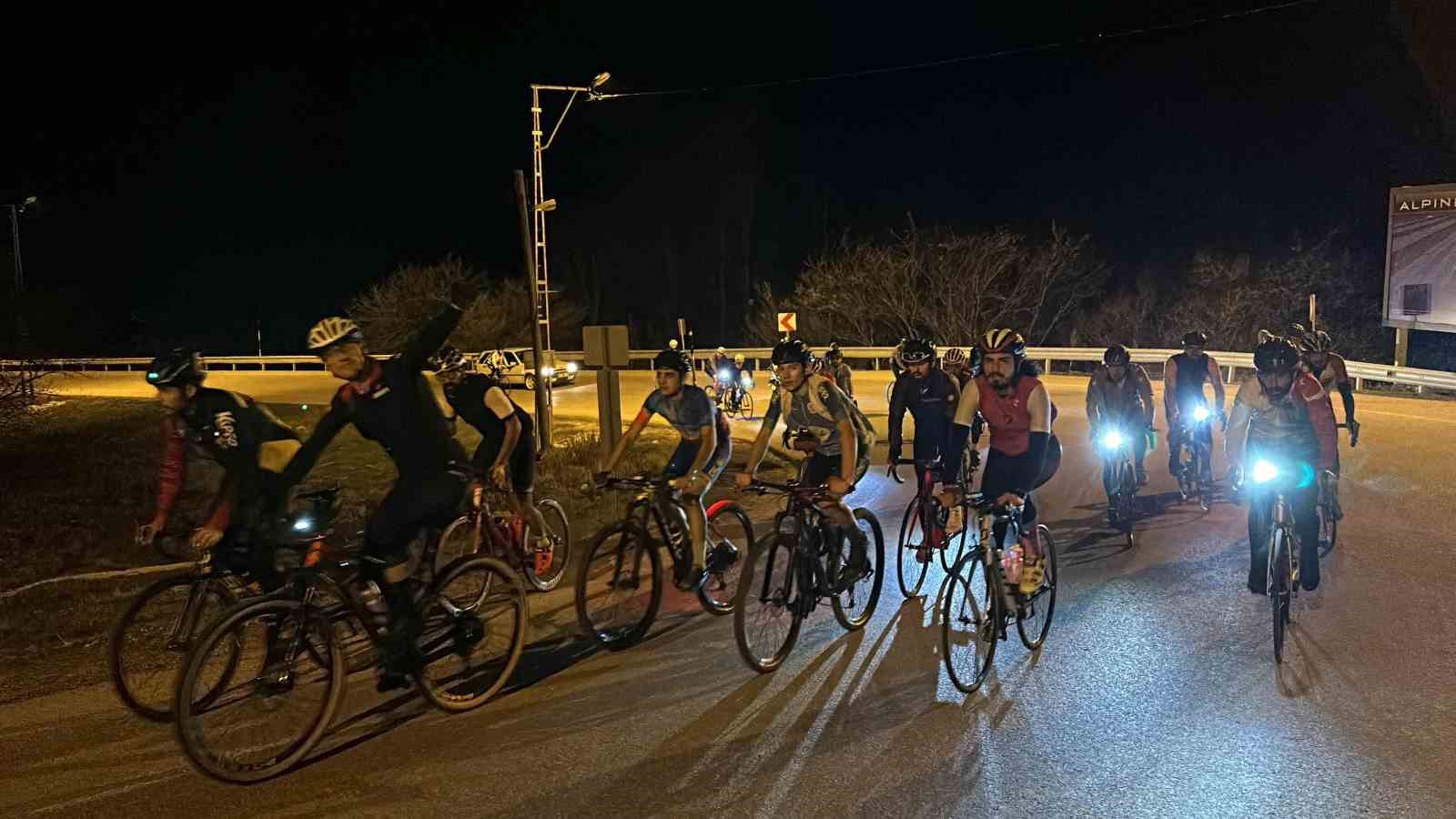 bisiklet tutkunlari iftar sonrasi uludaga pedal cevirdi 5 YuPliXFa