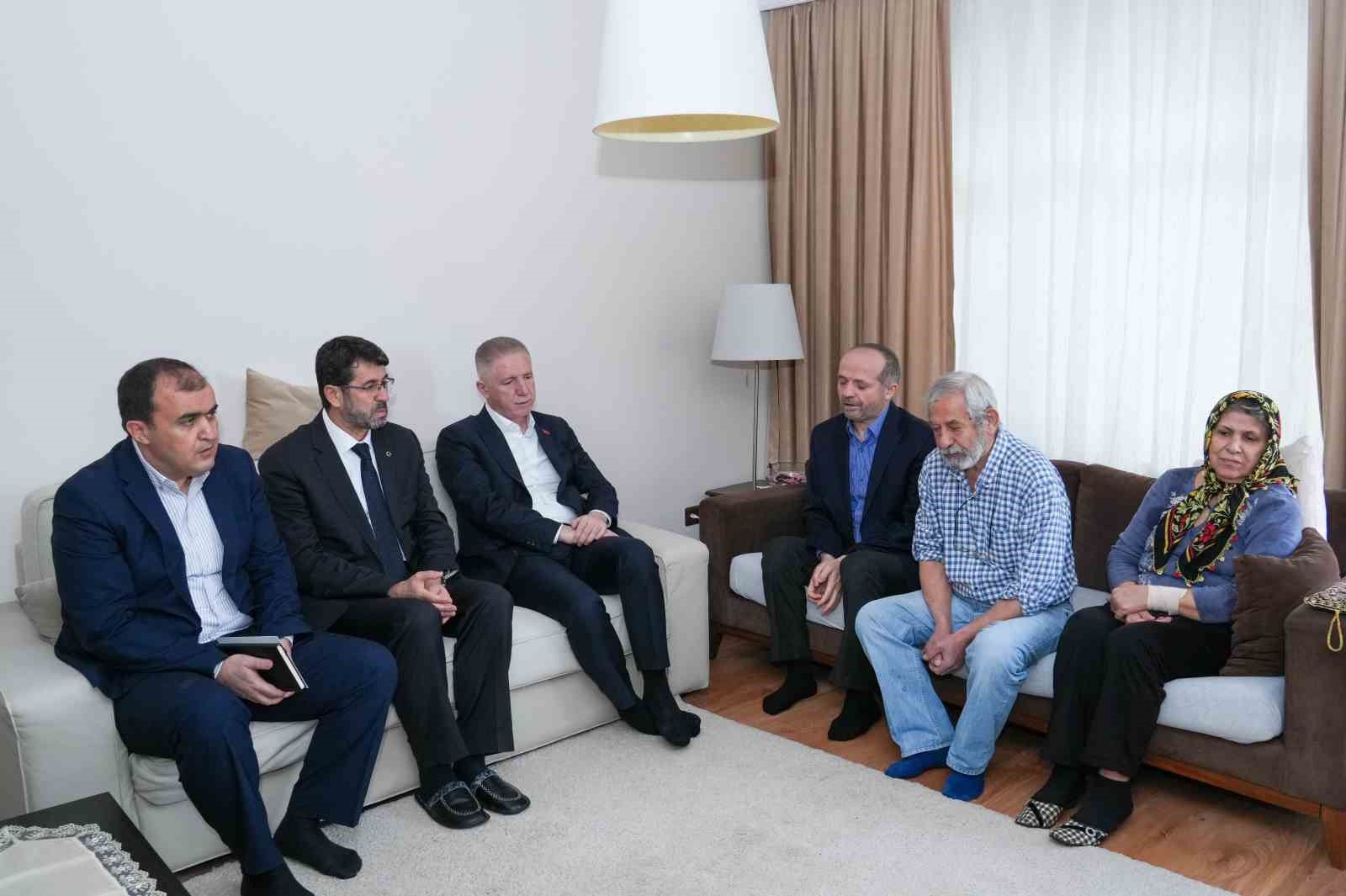 istanbul valisi gul yangin faciasinda hayatini kaybedenlerin ailelerini ziyaret etti 2 9LY7jX5h