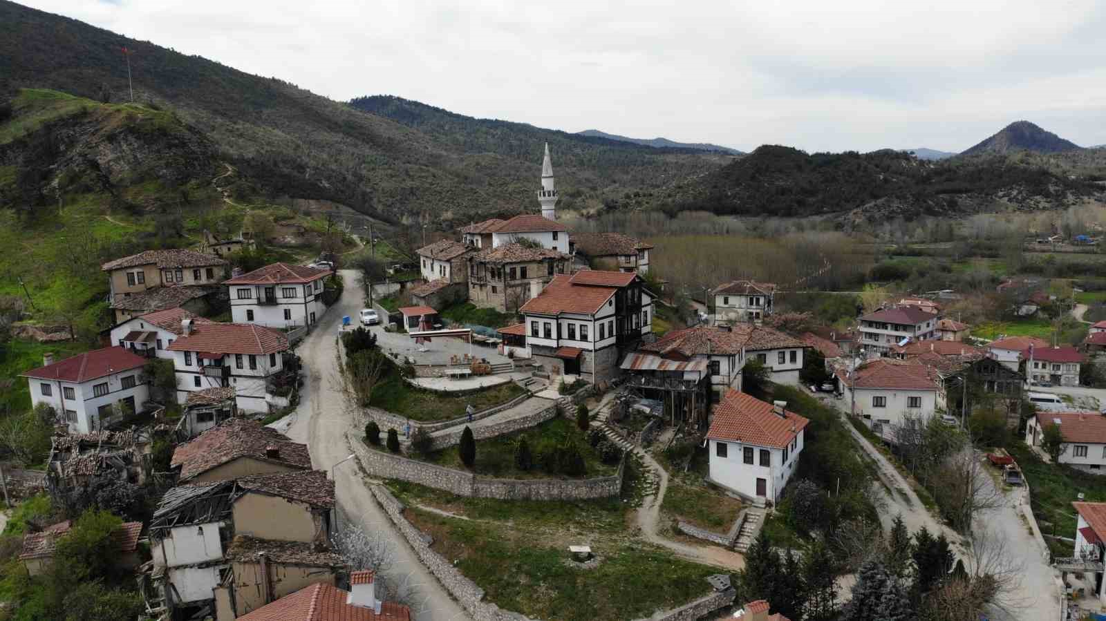osmanlinin ilk fethettigi topraklardaki bu evler gorenleri tarihi yolculuga cikariyor 1