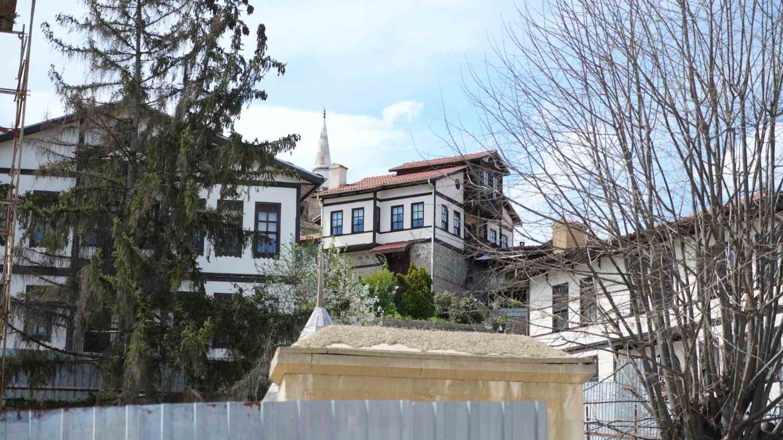 osmanlinin ilk fethettigi topraklardaki bu evler gorenleri tarihi yolculuga cikariyor 2 GHLmMcZW