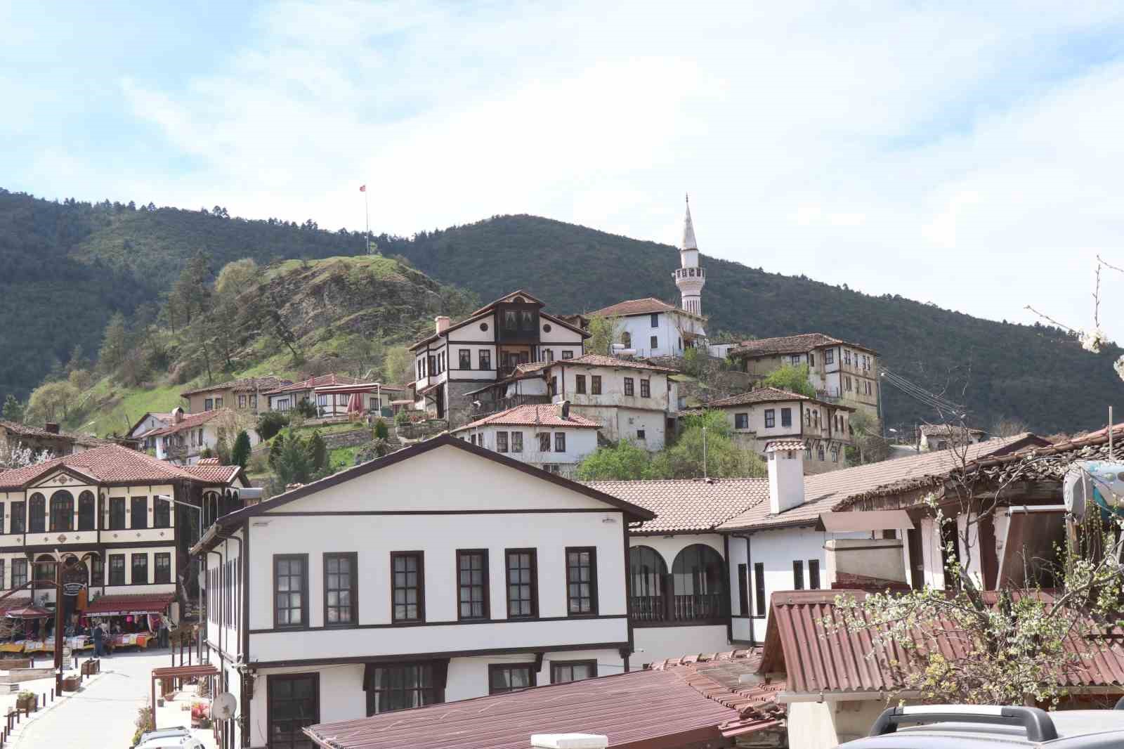 osmanlinin ilk fethettigi topraklardaki bu evler gorenleri tarihi yolculuga cikariyor 3 NvuZePI4