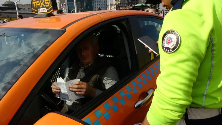 taksimde ticari taksi denetimi 39 bin 155 lira ceza kesildi 5 LAGlv3WB