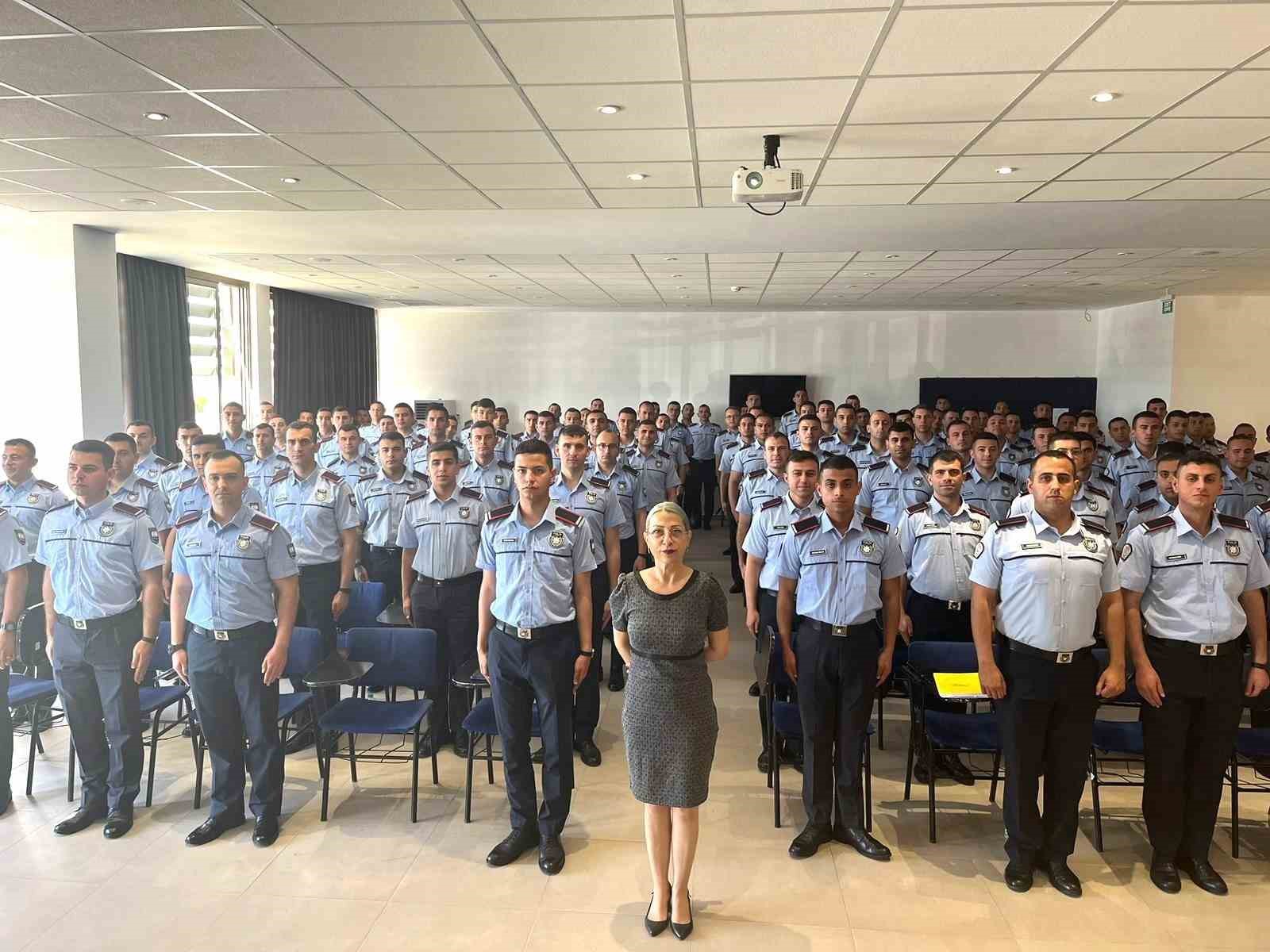 yasam boyu egitim merkezi kktc polis okulunda gelecegin polislerine halkla temas ve iletisim egitimi