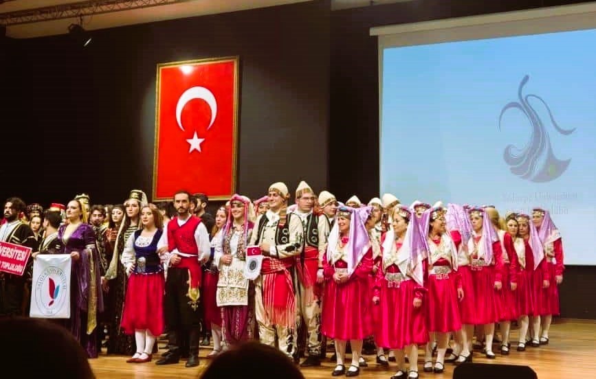 15 uluslararasi folklor festivalinde buu ruzgari 1 Ru5wc44E