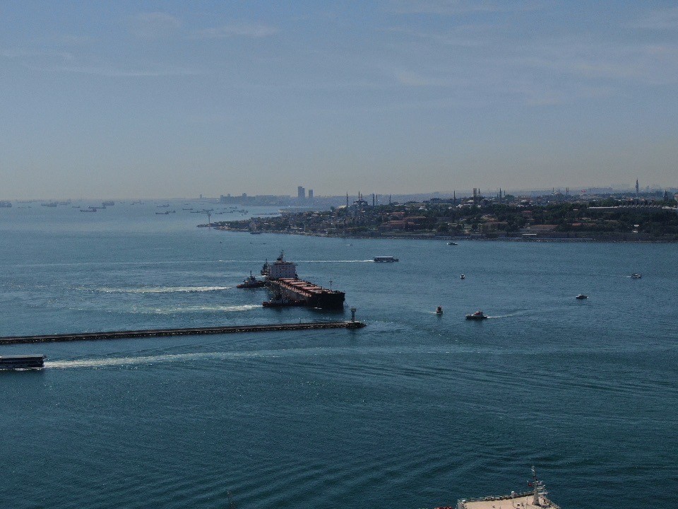 istanbul bogazi gemi trafigine tekrar acildi 0 qAkTkjIG