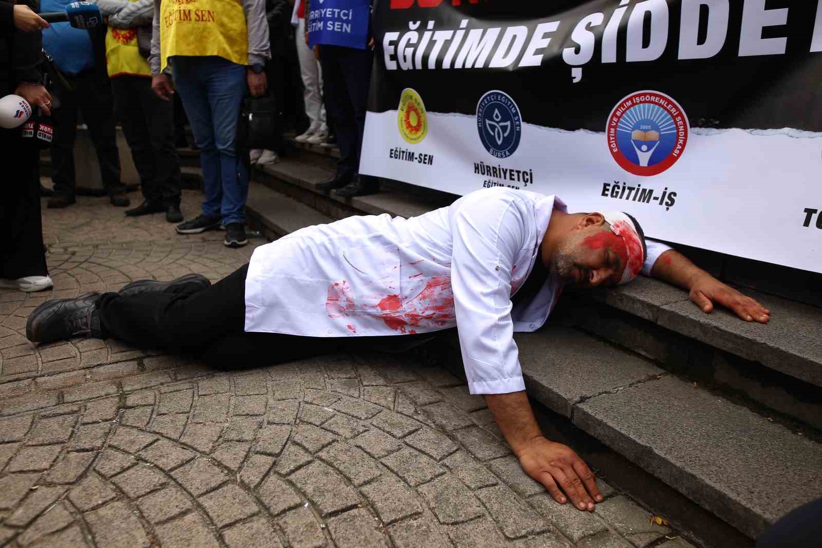 istanbulda bir ogretmenin oldurulmesi bursada protesto edildi 1