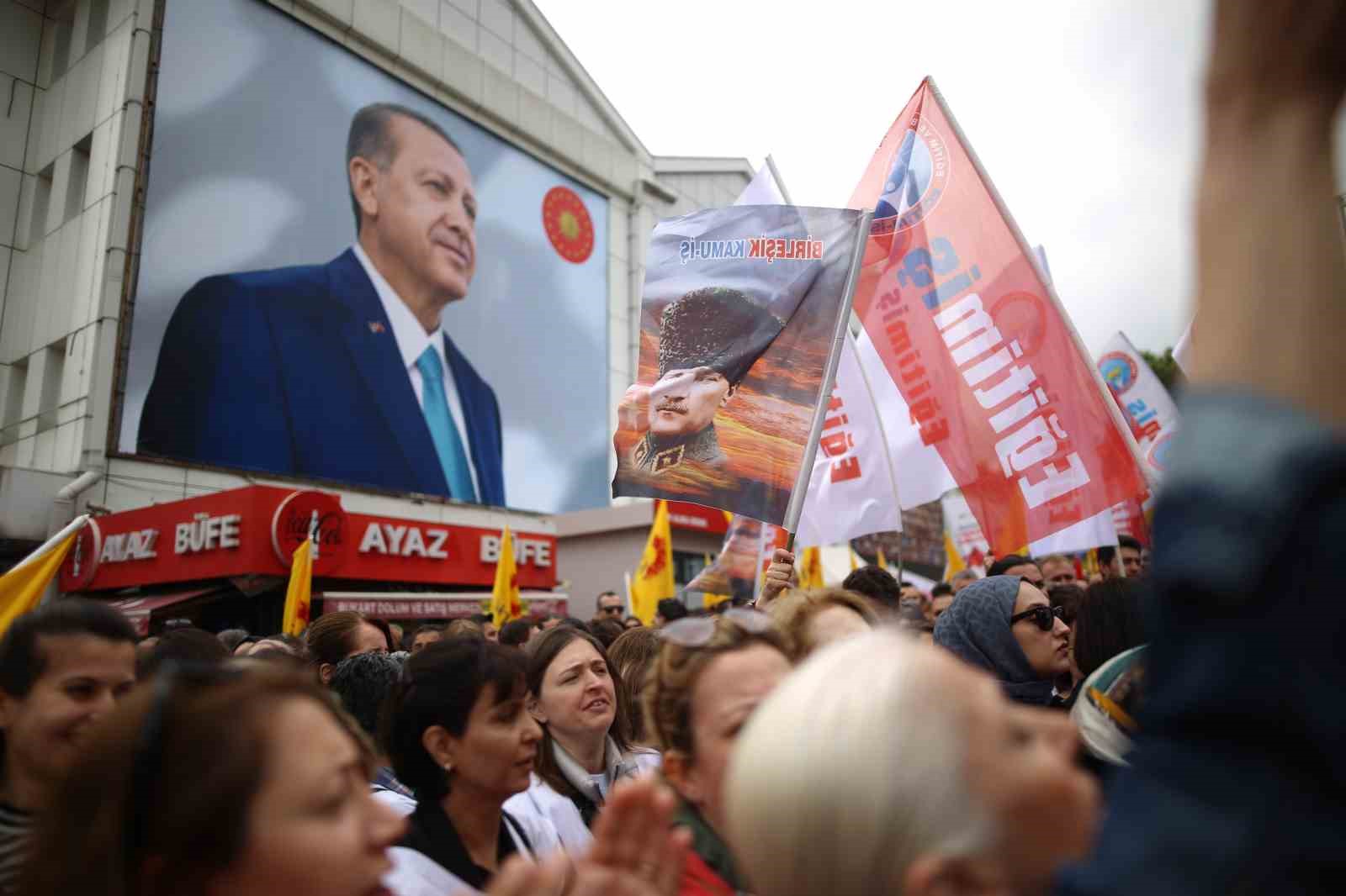 istanbulda bir ogretmenin oldurulmesi bursada protesto edildi 7 5sTIsv8J