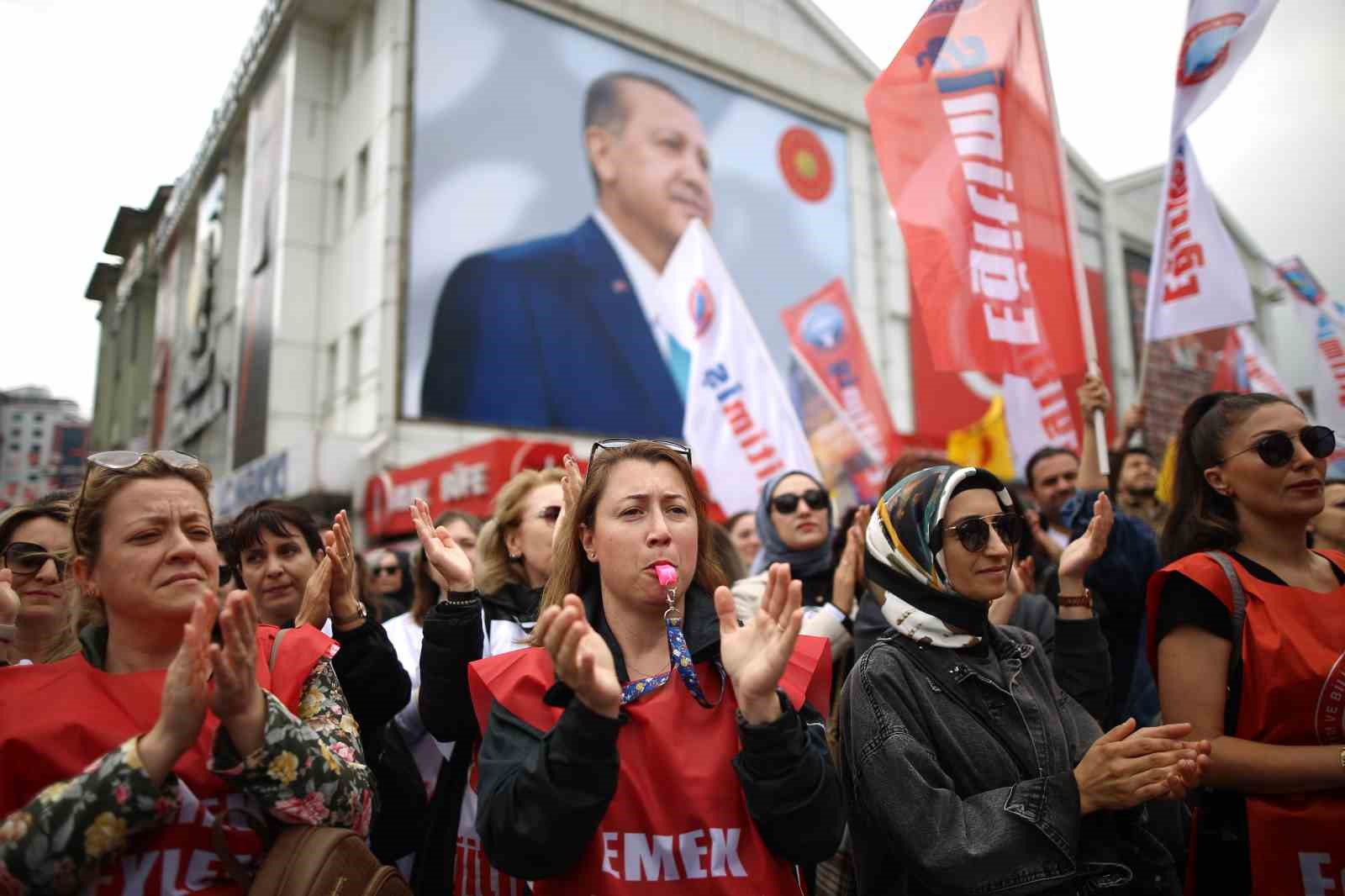 istanbulda bir ogretmenin oldurulmesi bursada protesto edildi 8 JCicQfkE