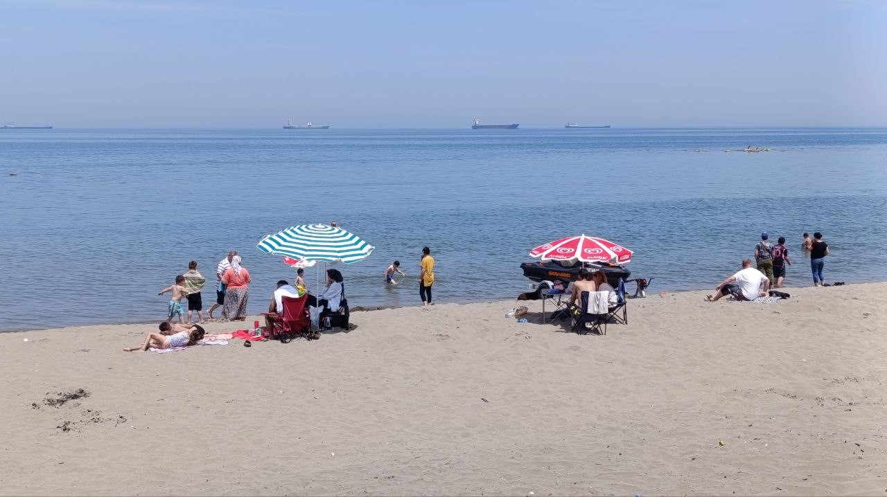 deniz sezonu acildi vatandas solugu plajda aldi 2 hrKwwK6A